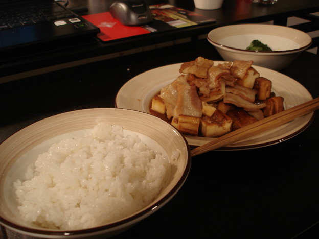 写真: 豚バラと豆腐の炒め物