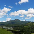 写真: 蓼科山と白樺湖