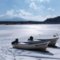 Photos: 立春、氷る精進湖。
