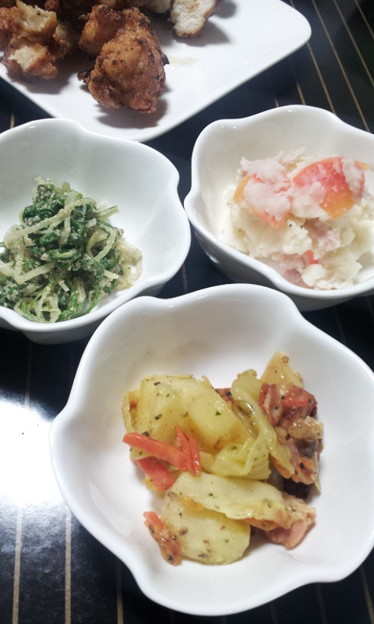 キタカムイとキタアカリのあんちょびポテト　水菜のゴマあえ　ポテトサラダ