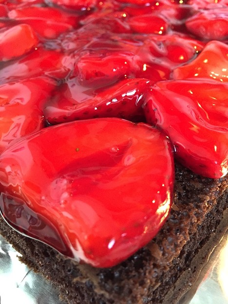 Photos: Strawberry filling chocolate cake