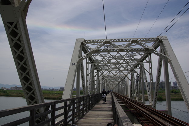 鉄橋と虹