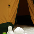 写真: 雪中キャンプ
