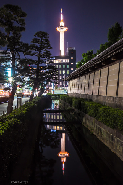 写真: 逆さ京都タワー
