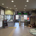 写真: 雫石駅改札口