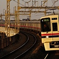 写真: 京王稲田堤駅に到着する9045F急行橋本ゆき