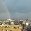 写真: 後ろを見ると二重虹。一瞬できえる。