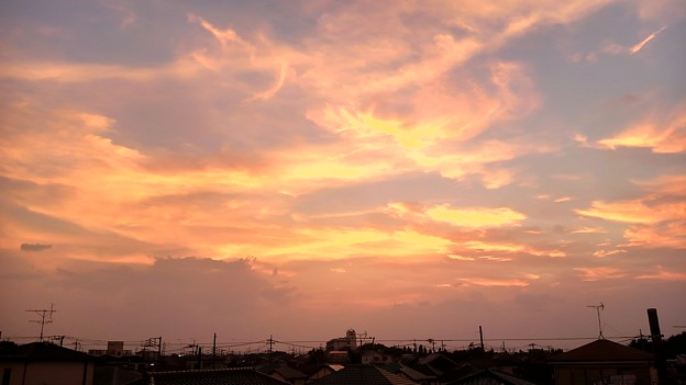 写真: 猛暑日の夕空ーB