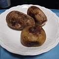写真: 焼き芋(ただし里芋とジャガイモ) 2012/01/29