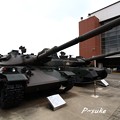 写真: ナナヨン式とヒトマル式戦車