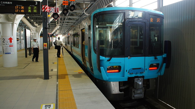 IRいしかわ鉄道 521系 IR03