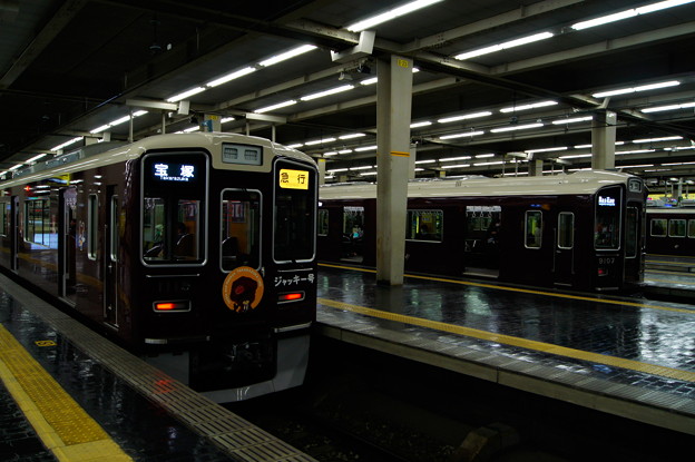 写真: 阪急 1000系 1015Fと9000系 9007F