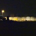 エアフロントオアシス（春日井市）から見た、夜のソーラーインパルスの移動式格納庫