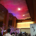 先日オープンしたばかりのJPタワー「KITTE名古屋」 - 39：2階商業部分の光って色が変わる天井