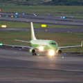 写真: 県営名古屋空港：緑色のFDA機 - 4