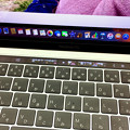 新MacBook Pro 13インチ Touch Bar搭載モデル - 2：Touch Bar（写真アプリ）