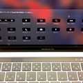 写真: 新MacBook Pro 13インチ Touch Bar搭載モデル - 9：Touch Bar（設定で表示するボタンをカスタマイズ）
