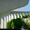 写真: 公園西駅前から見たリニモの橋脚 - 2