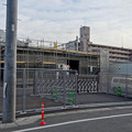 写真: まだかなり工事してた、JR春日井駅北口前（2018年2月14日） - 1：コンビニ横にも建物が