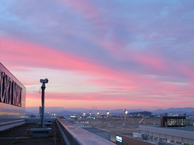 写真: エアポートウォーク名古屋 No - 2：スカイデッキから見えた綺麗な夕焼け