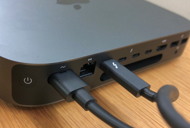 Mac mini 2018 No - 3：背面のポート類