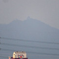 写真: 清洲城天守閣から見た景色：シルエットだけかすかに見えた岐阜城・金華山 - 2