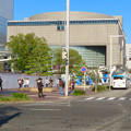 錦通沿いから見た再整備工事中の久屋大通公園と愛知芸術文化センター - 2