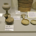 写真: しだみ古墳群ミュージアム「SHIDAMU（しだみゅー）」展示室 No- 36：東谷山白鳥古墳から出土した須恵器