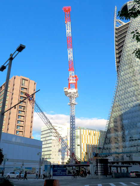 写真: スパイラルタワーズ横の建設工事のクレーン - 3