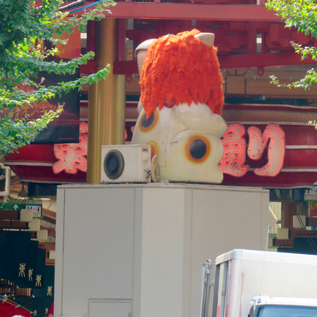 写真: 大須商店街：映画「ライオンキング」PRのためライオンになってた招き猫広場の招き猫 - 9