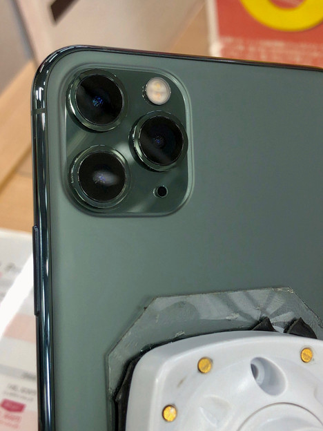 iPhone 11 Pro Max ミッドナイトグリーンモデル No - 3：背面カメラ