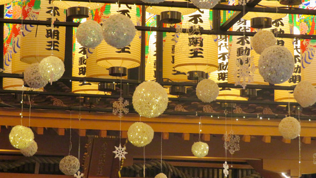 写真: クリスマスっぽい装飾になってた大須・万松寺 - 2