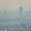猿啄城展望台から見た景色 - 26：ザ・シーン城北と名古屋港周辺の巨大建造物