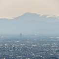 本宮山頂上から見える景色 - 3：伊吹山とツインアーチ138