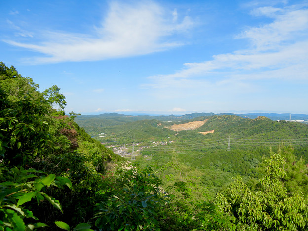 写真: 本宮山頂上手前の雨宮社から見た景色 - 9