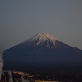 写真: 東海道新幹線からの夜明け前の富士山 #富士山 #mtfuji #fujisan #mysky #新幹線