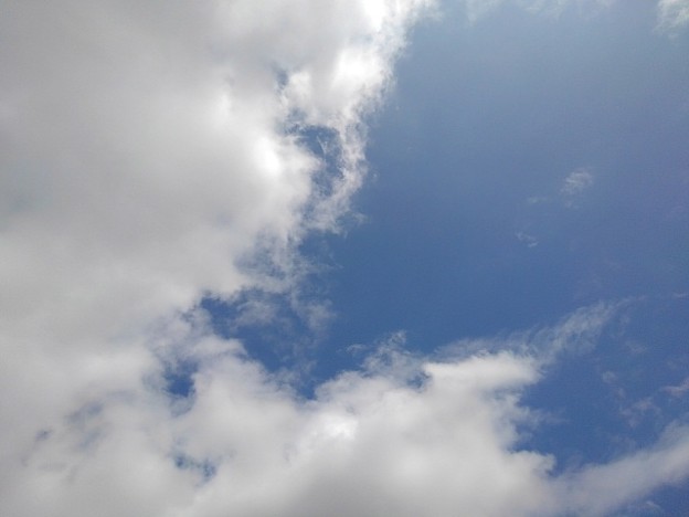 写真: 青空と雲が入り混じった空（9月14日）