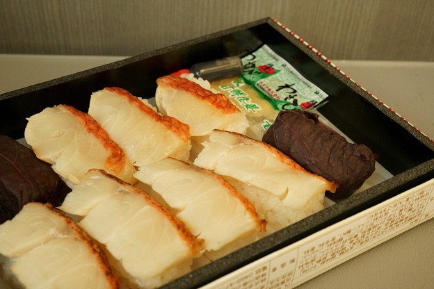 写真: 金目鯛の炙り寿司