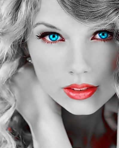 Beautiful Blue Eyes of Taylor Swift (10747)