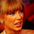写真: Beautiful Blue Eyes of Taylor Swift (10776)