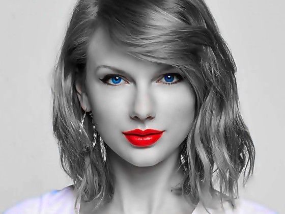 Beautiful Blue Eyes of Taylor Swift (10838)