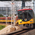 写真: 京阪8000系特急後追い　京阪本線淀〜八幡市
