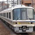 写真: 221系区間快速　大阪環状線福島駅