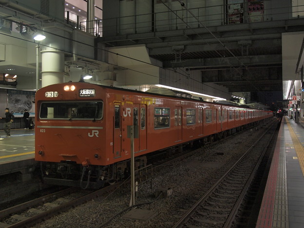写真: 103系普通　　大阪環状線大阪駅01