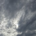 Photos: 暗く厚い雲の向こう、クロスの光が呼んでいた 〜飛んでいきたい