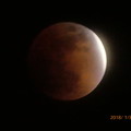 Photos: 21:47 "皆既月食"入り4分前〜Super Blue Blood Moon〜1/5秒手持ち1500mm