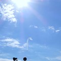 Photos: 暖かい太陽の下で踊るブルーインパルスが神々しい〜スモークで青空に描くターンは夢と希望、何度でもやり直せる優しさ思いやり〜太陽が照明が自分も照らしてくれる日はいつ？(63mm/シャッター優先:TZ85)