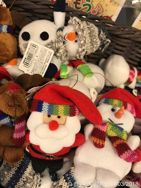 So cute Little Santa, Snowman and moremore :) 〜ブルーインパルス旅後の店で発見！マフラーも帽子もして可愛い！サンタもスノーマンも仲良しぬいぐるみXmas!