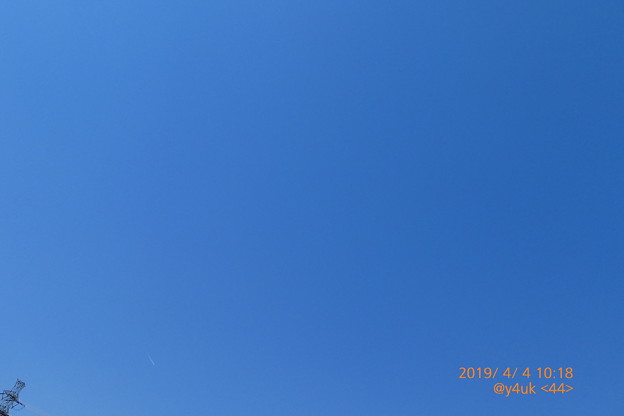 4.4.2019_10:18&lt;44&gt;@y4ukの日。旅の日のam青空BlueSky快晴(^｡^)穏やか鉄塔もひょっこりはん〜日光浴が気持ちぃ春太陽温度が心地よく未確認飛行物体も写(25mm:TZ85)