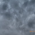 10:30_7.18sad cloud sky次日すぐ梅雨空曇り空へ逆戻り〜鉄塔もひょっこりはんも汗だく蒸し暑いam雲を盛り立てる“天気の子”公開☆(クリエイティブ“インプレッシブアート”:TZ85)